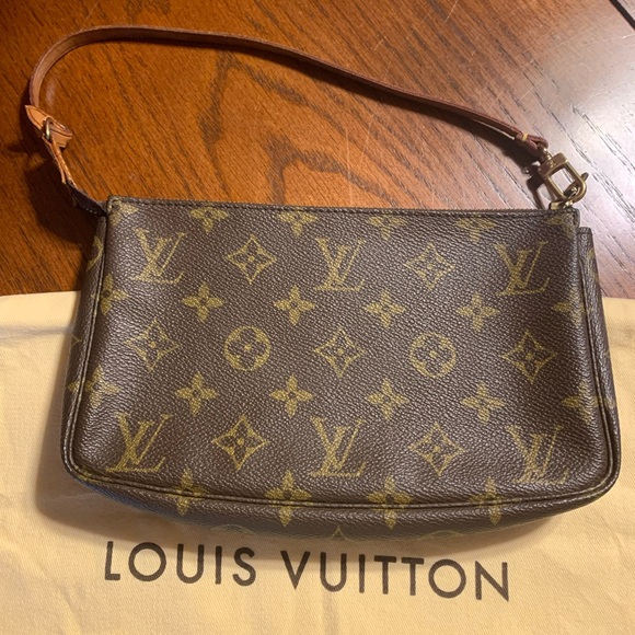Louis Vuitton Pochette - Picture 2 of 12